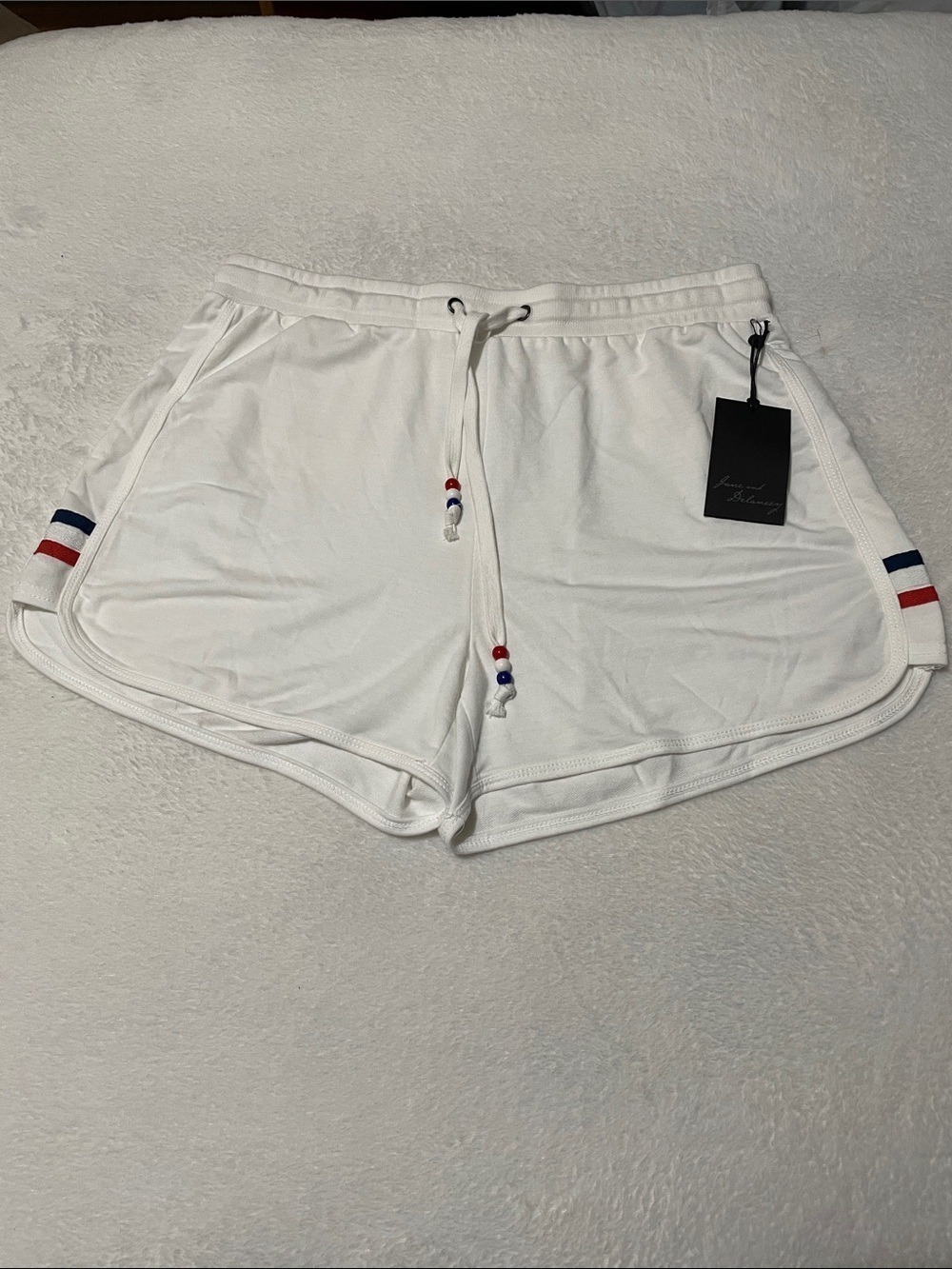 Jane and Delancey White Women's Athletic Drawstring Shorts Medium